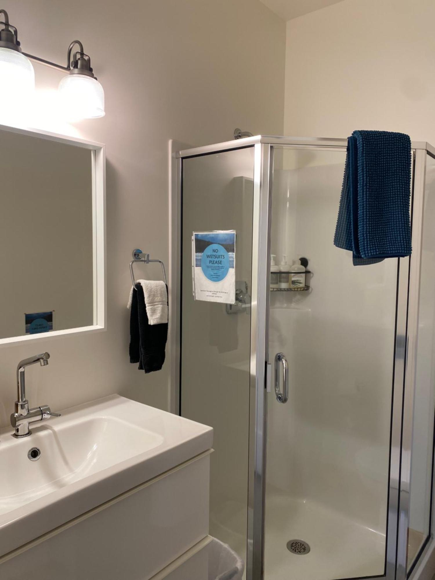 Lucky Creek Guest Suite Ucluelet Exteriör bild